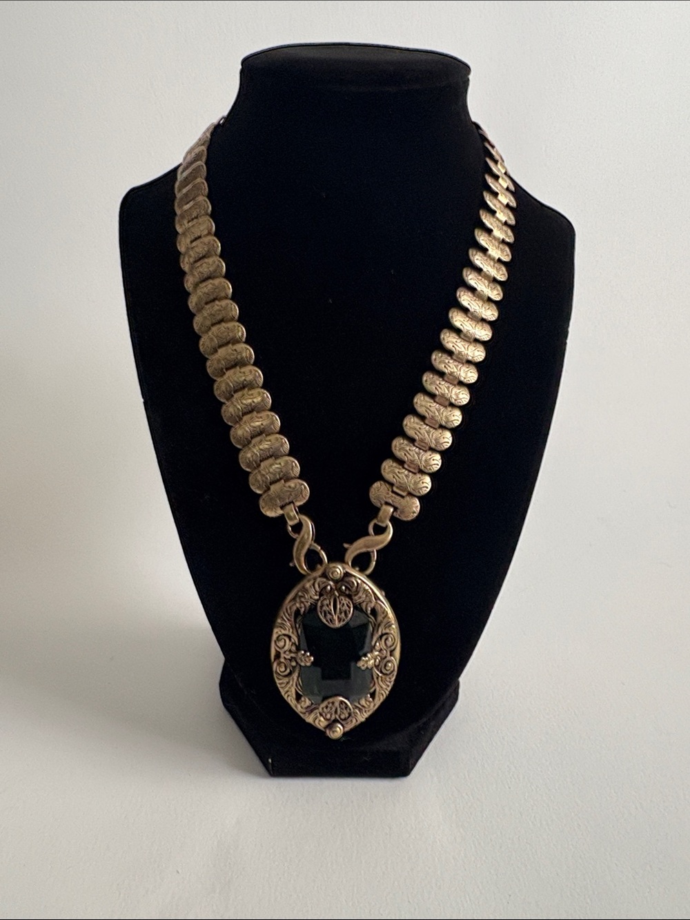 CaBi Necklace/Brooch/Bracelet Set Detachable GoldTone Green Gem Victorian Style